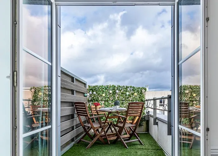 Le Ciel, Proche Appartement